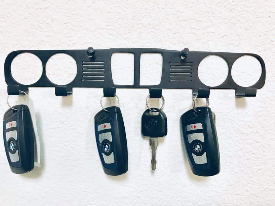 BMW E30 Grill Keychain Rack – Steel Wall Mounted Classic Euro Organizer
