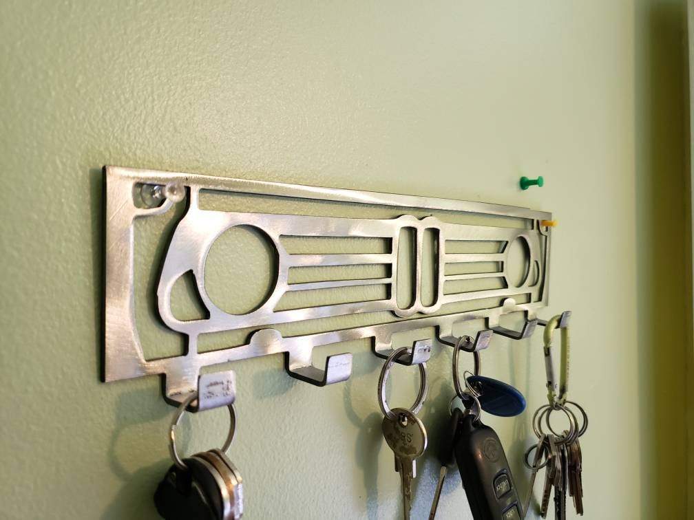 BMW 2002 Grill Keychain Rack – Classic Euro Steel Wall Mounted Organizer