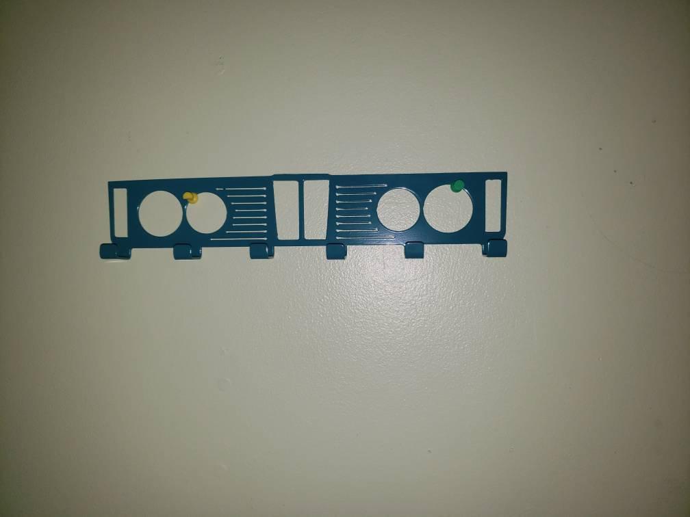 BMW E21 Grill Keychain Rack – Classic Steel Wall Mounted Organizer